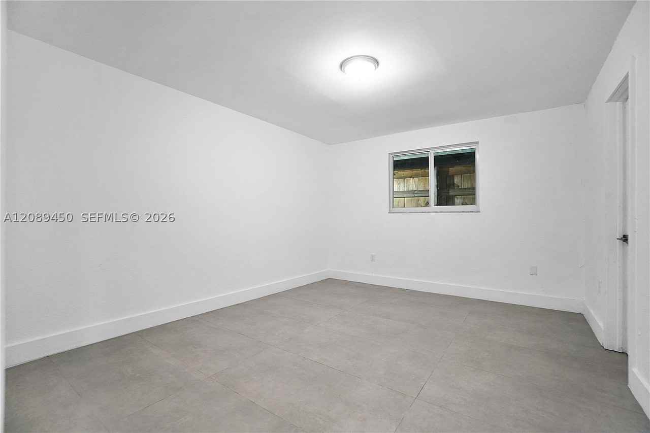 2850 Sw 24th St #2850 - Photo 6 of 21