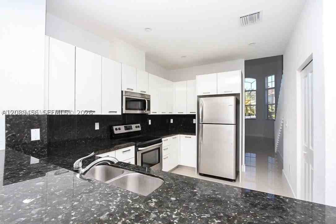 15505 Sw 12th Ter #0 - Photo 3 of 19