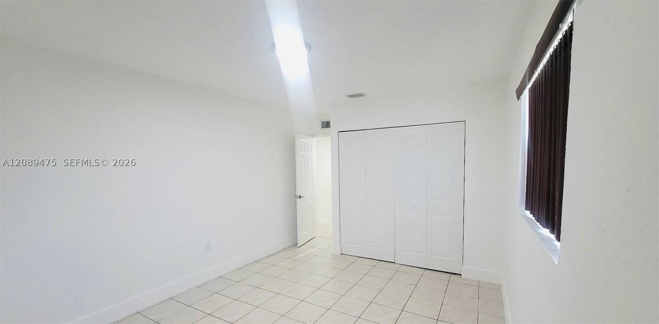19225 Nw 50th Ct - Photo 5 of 18