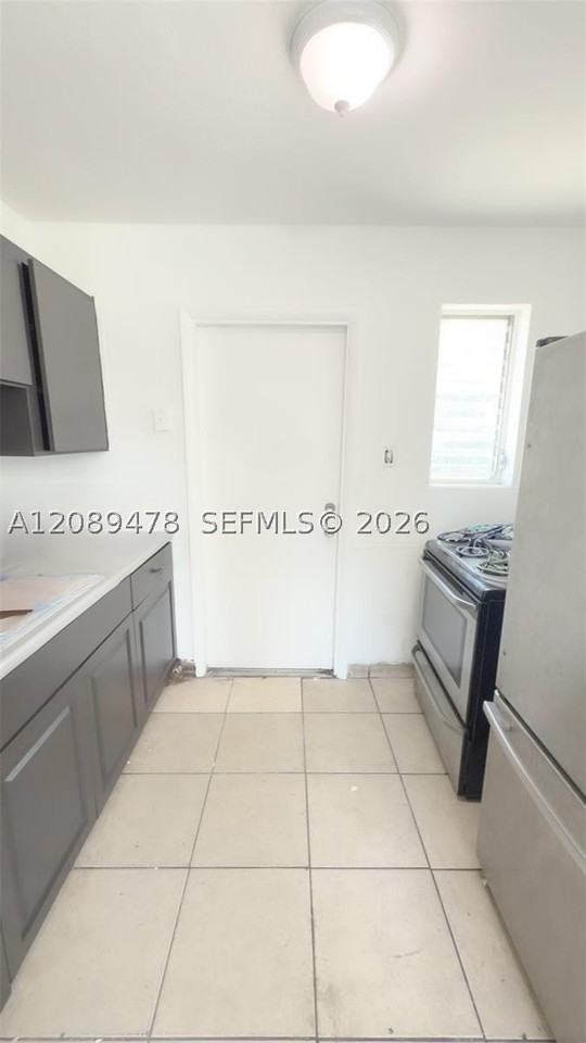 2332 Nw 14th Ct #2332 - Photo 4 of 11