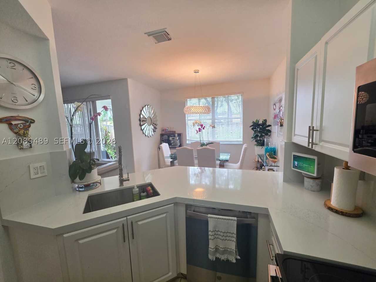 7800 Nw 116th Pl - Photo 7 of 39