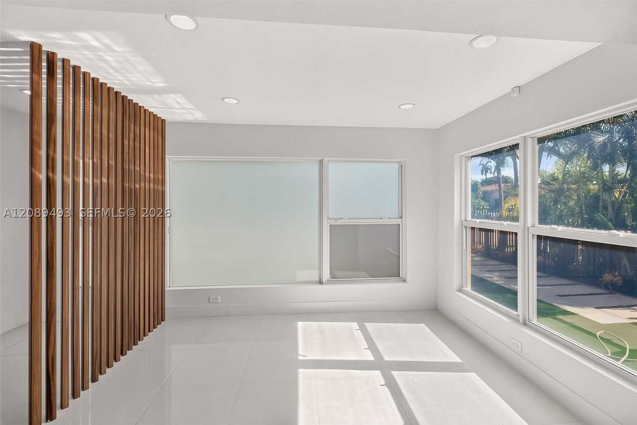 2180 Sw 20th St - Photo 6 of 24
