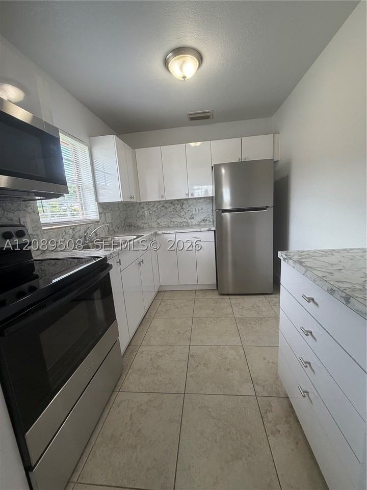 16400 Nw 41st Ave - Photo 2 of 17