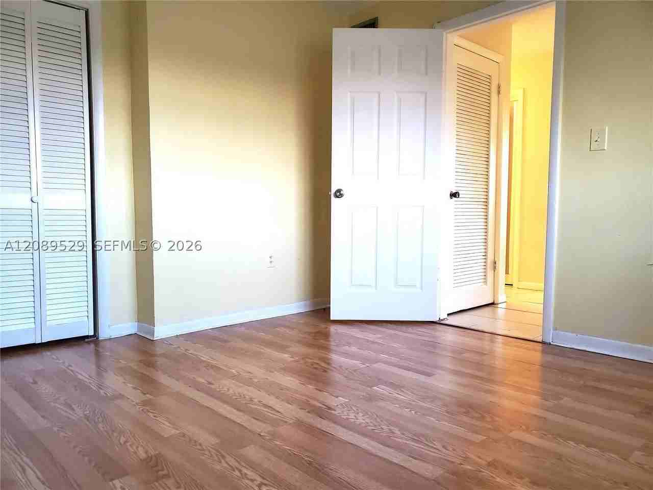 10904 Sw 2nd St #1R - Photo 3 of 12