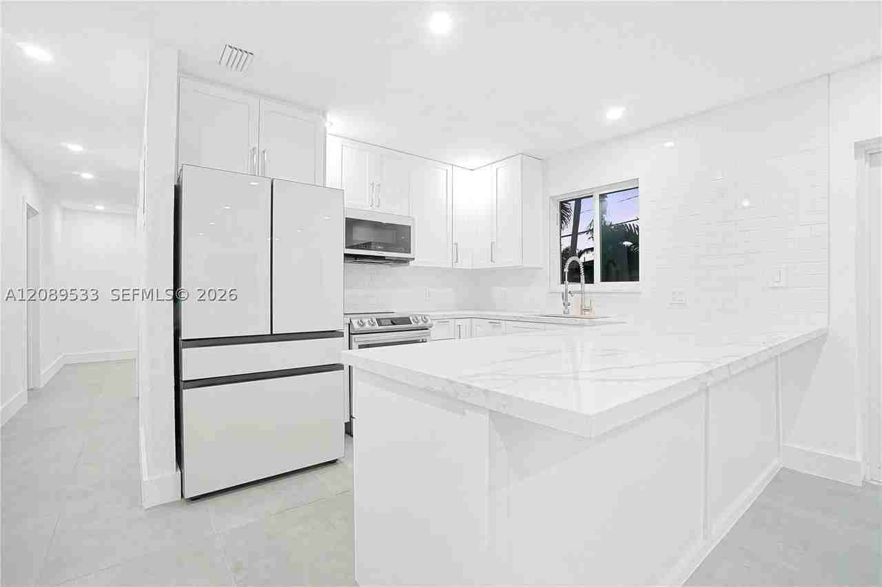 2841 Sw 24th Ter #2841 - Photo 3 of 14