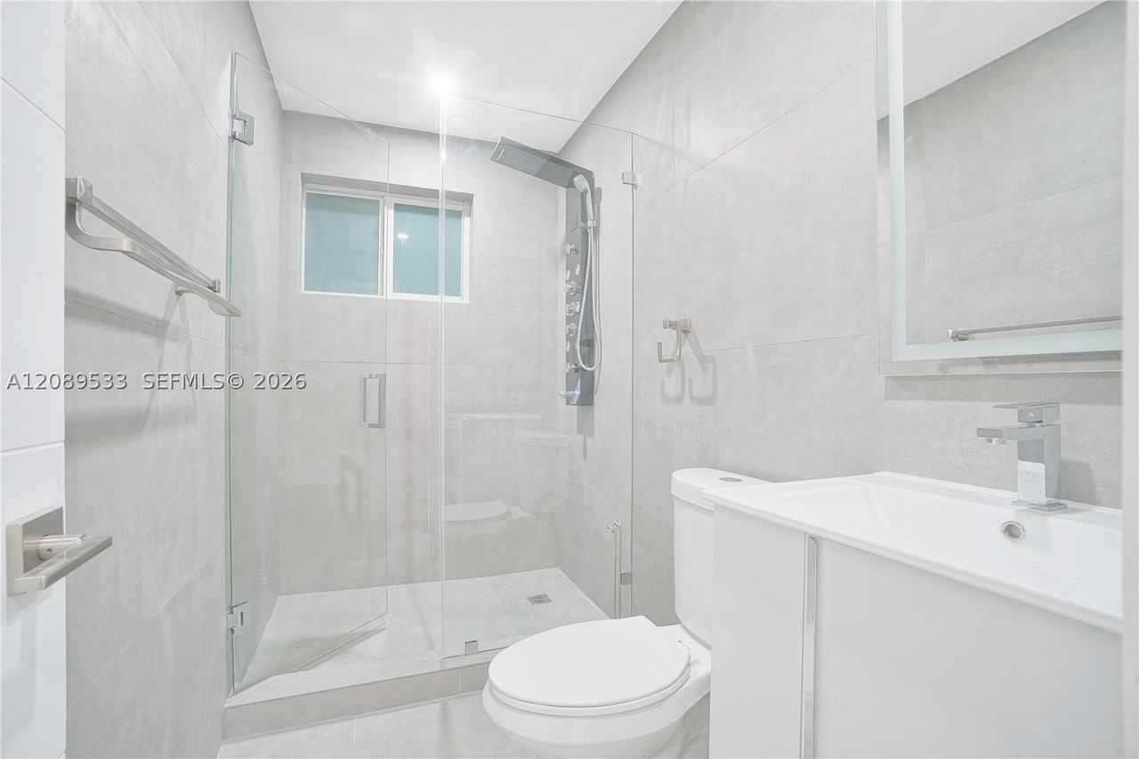 2841 Sw 24th Ter #2841 - Photo 4 of 14