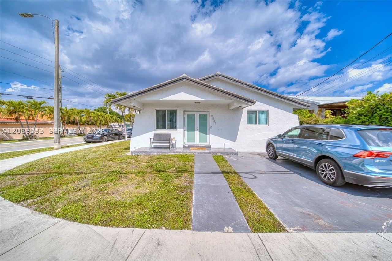 2841 Sw 24th Ter #2841 - Photo 7 of 14