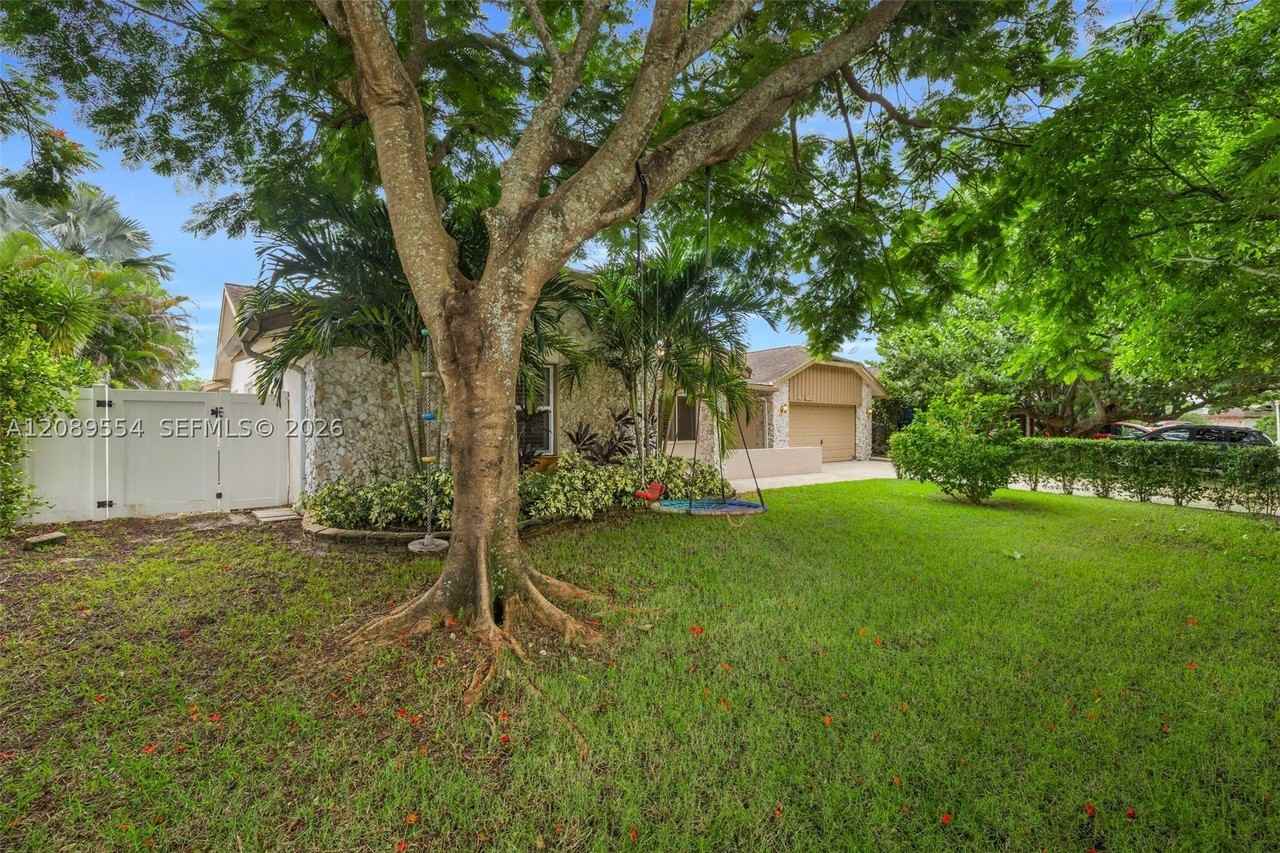7700 Nw 11th Pl - Photo 2 of 50