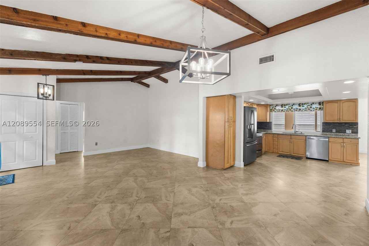 7700 Nw 11th Pl - Photo 7 of 50