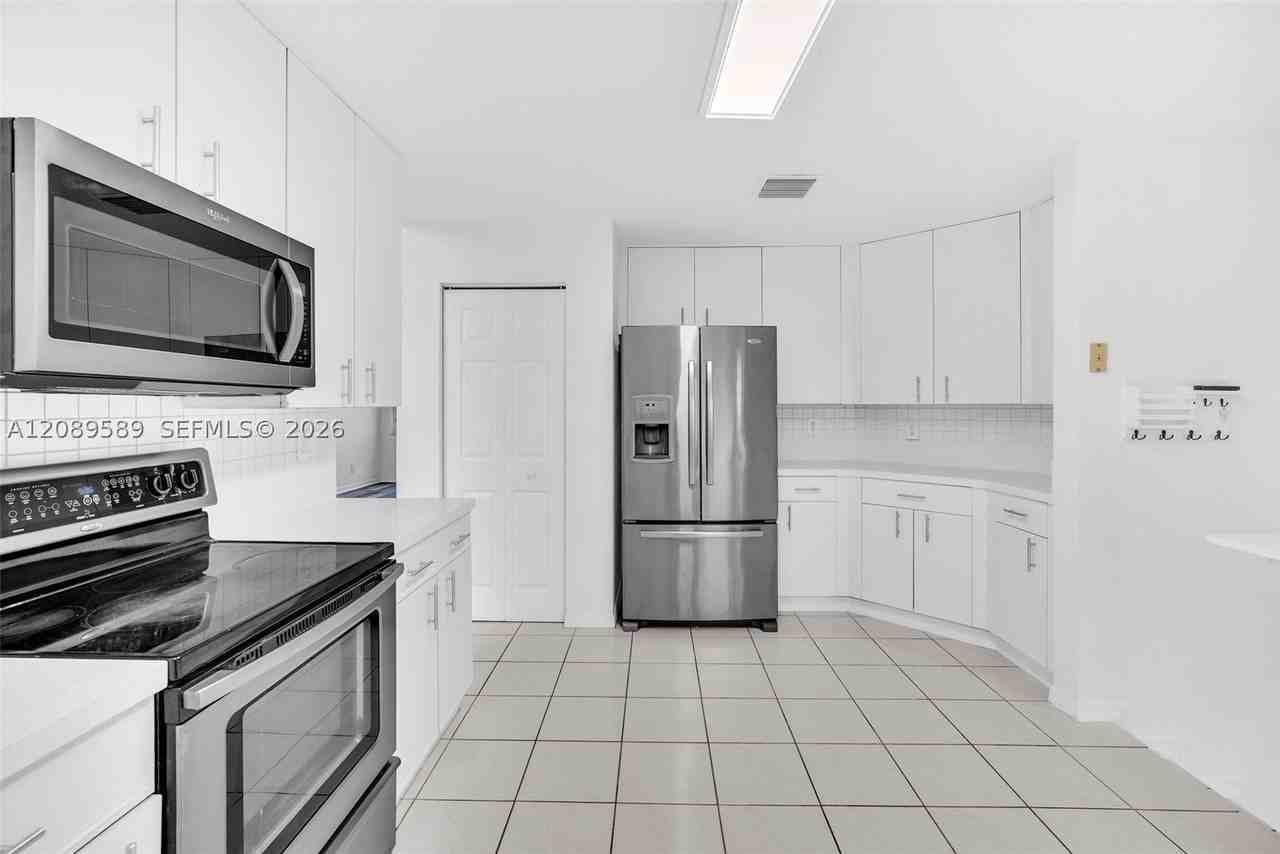1637 Sw 156th Ave #1637 - Photo 6 of 27