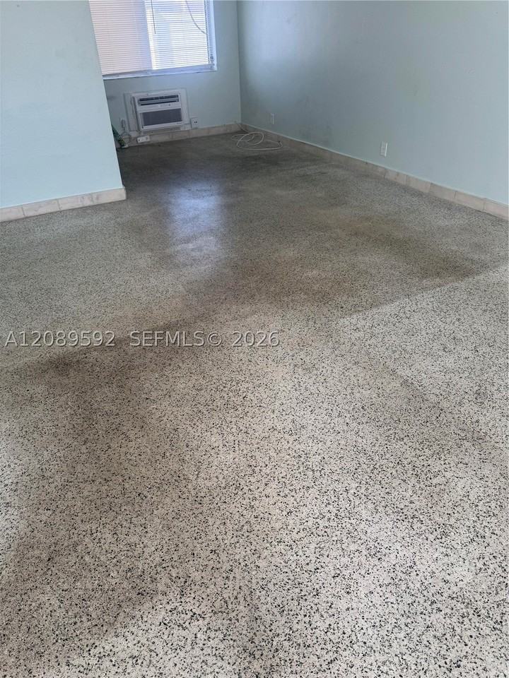 2716 Ne 32nd St #5 - Photo 3 of 13