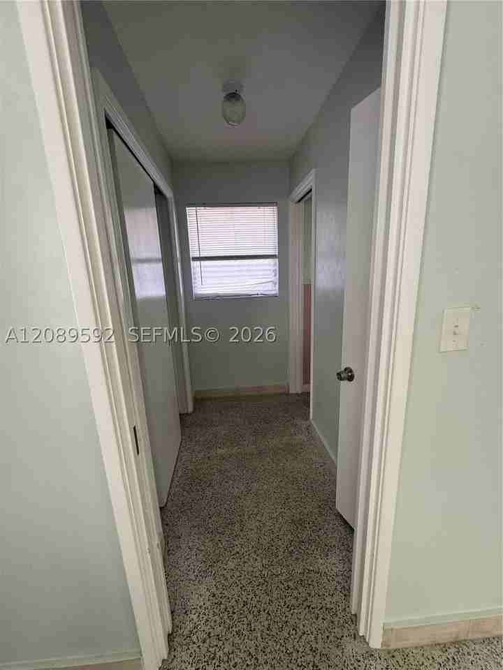 2716 Ne 32nd St #5 - Photo 6 of 13