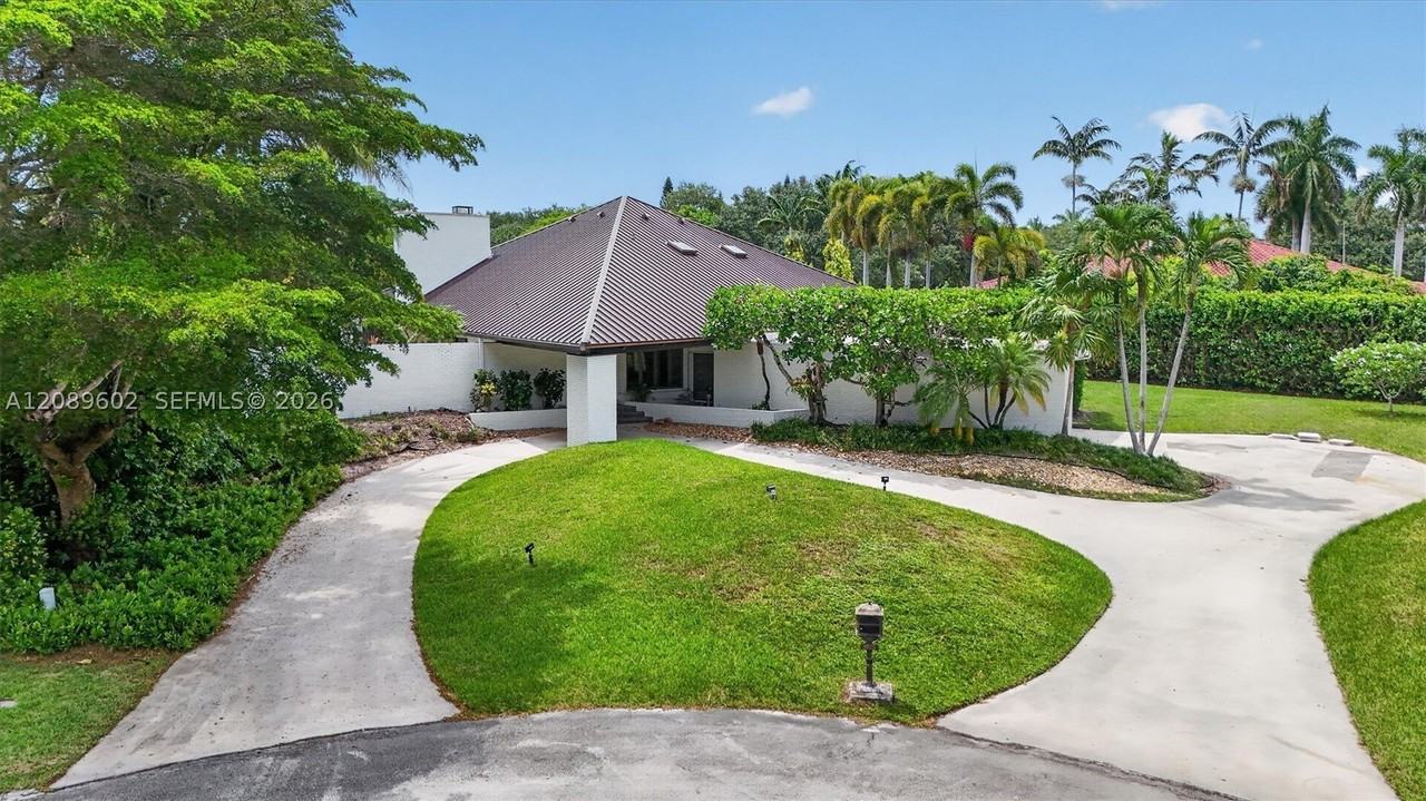 8925 Sw 102nd Ter #0 - Photo 4 of 50
