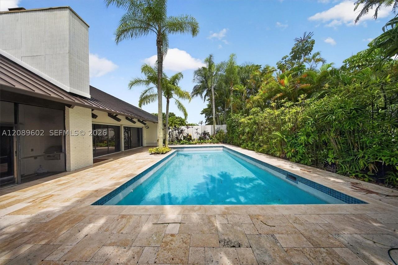 8925 Sw 102nd Ter #0 - Photo 5 of 50