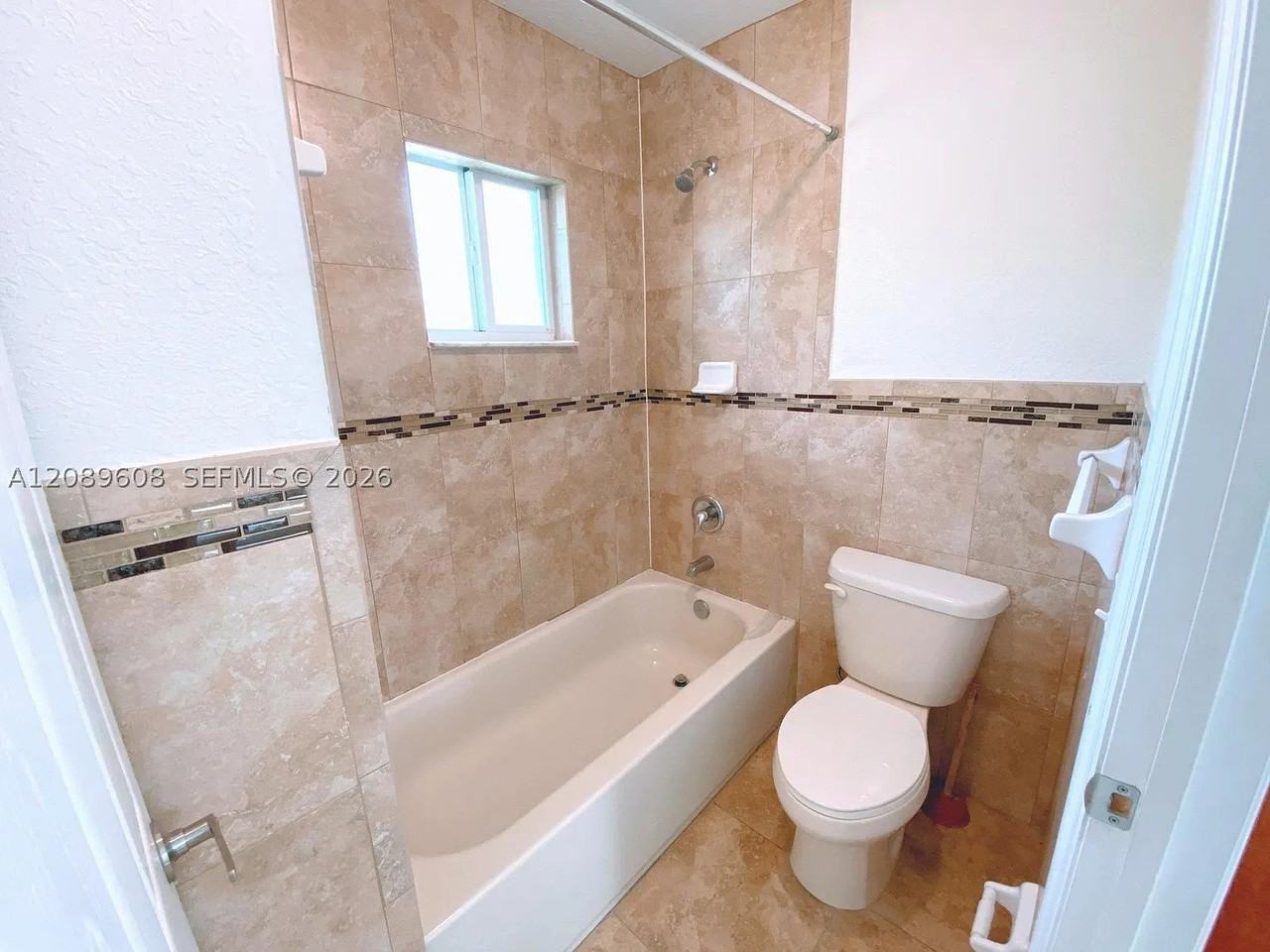 11102 Ne 14th Ave #0 - Photo 3 of 14