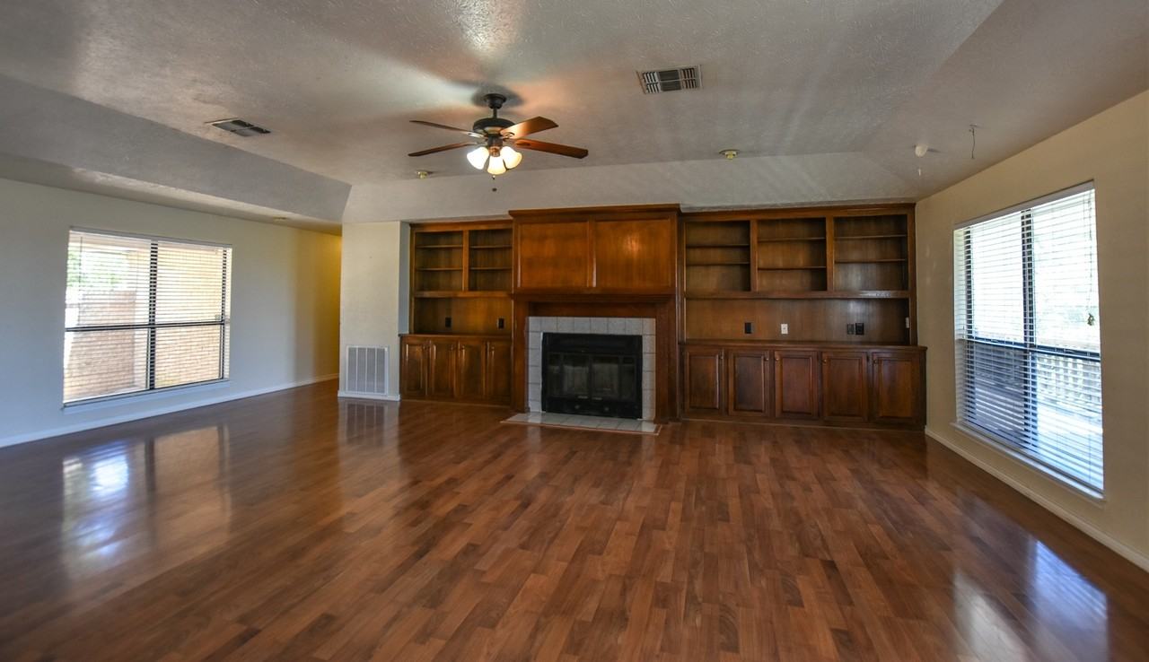 1008 Linda Joy - Photo 3 of 10