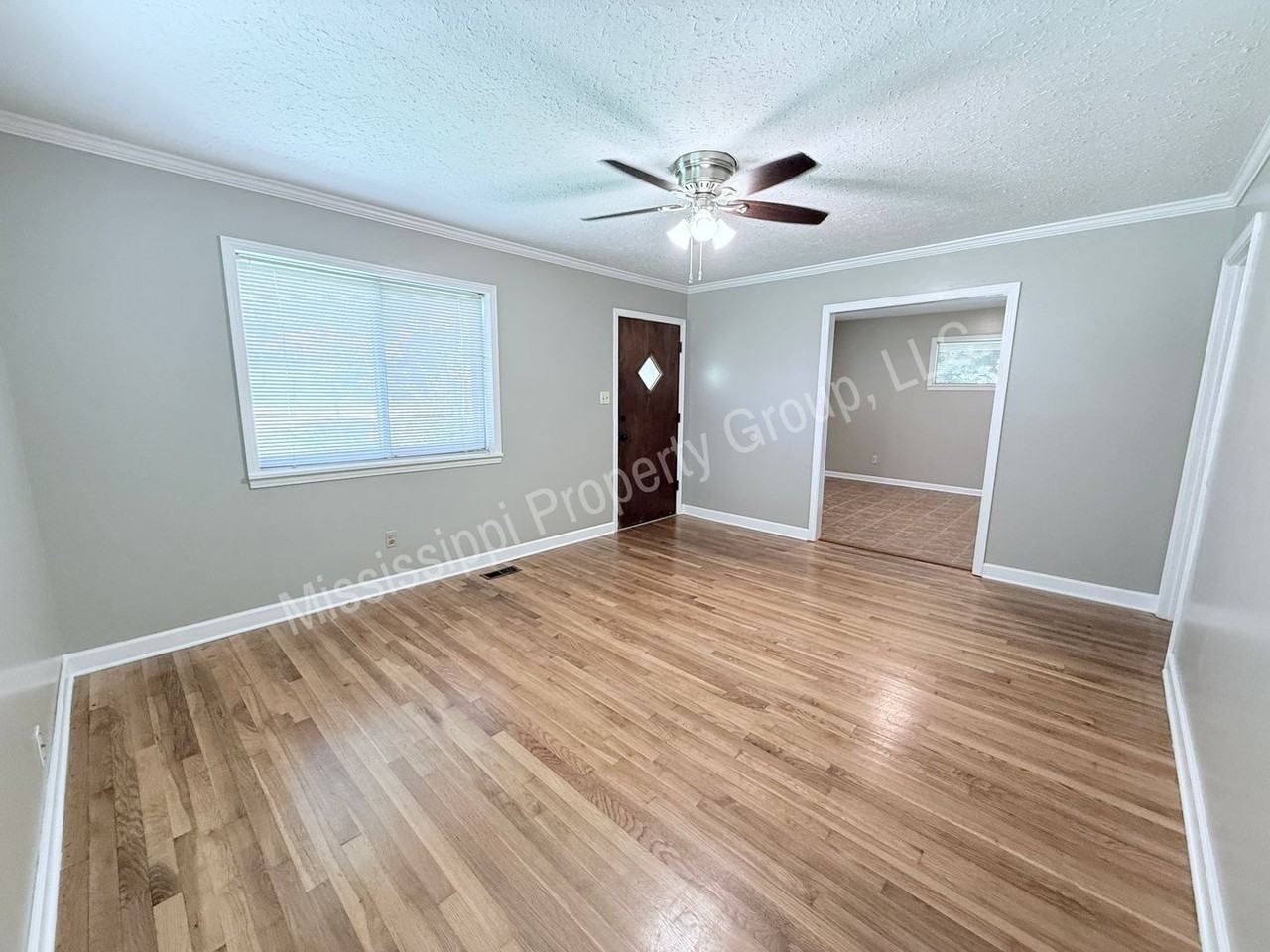 2201 Scott St - Photo 3 of 24