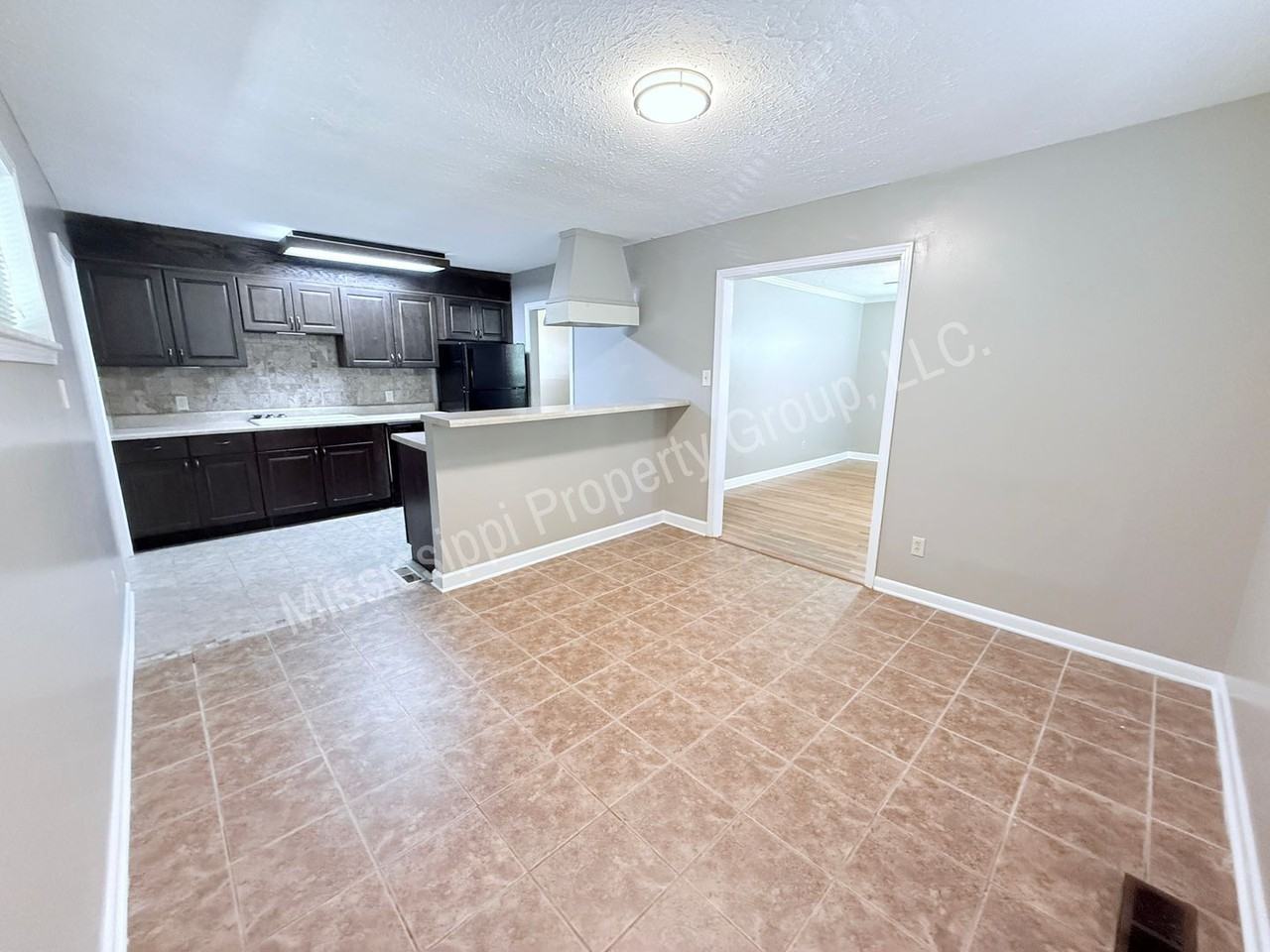 2201 Scott St - Photo 4 of 24