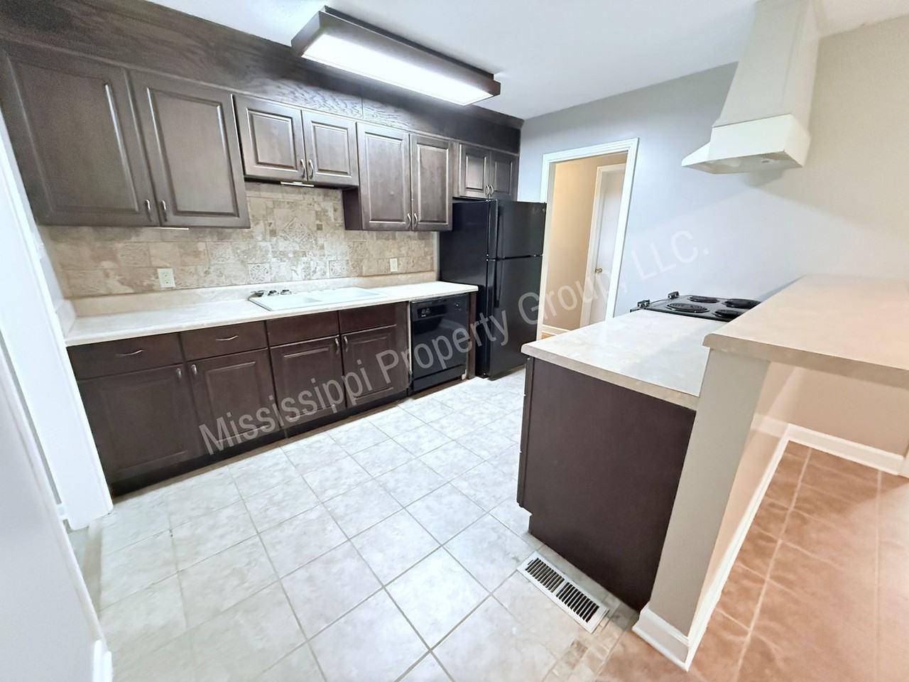 2201 Scott St - Photo 5 of 24