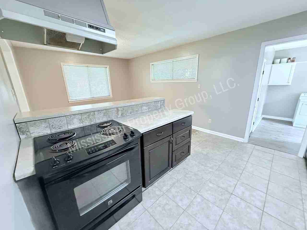 2201 Scott St - Photo 6 of 24