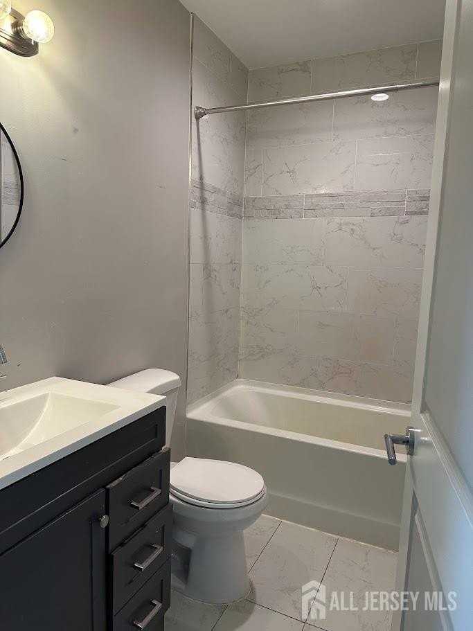 62 Sandford Ave #2 - Photo 5 of 6