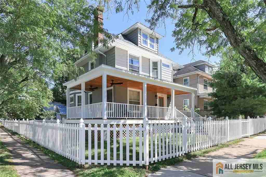 101 S 4th Ave - Photo 2 of 38