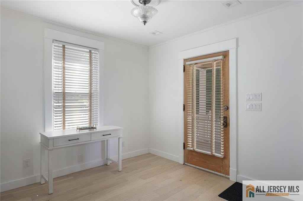 101 S 4th Ave - Photo 6 of 38