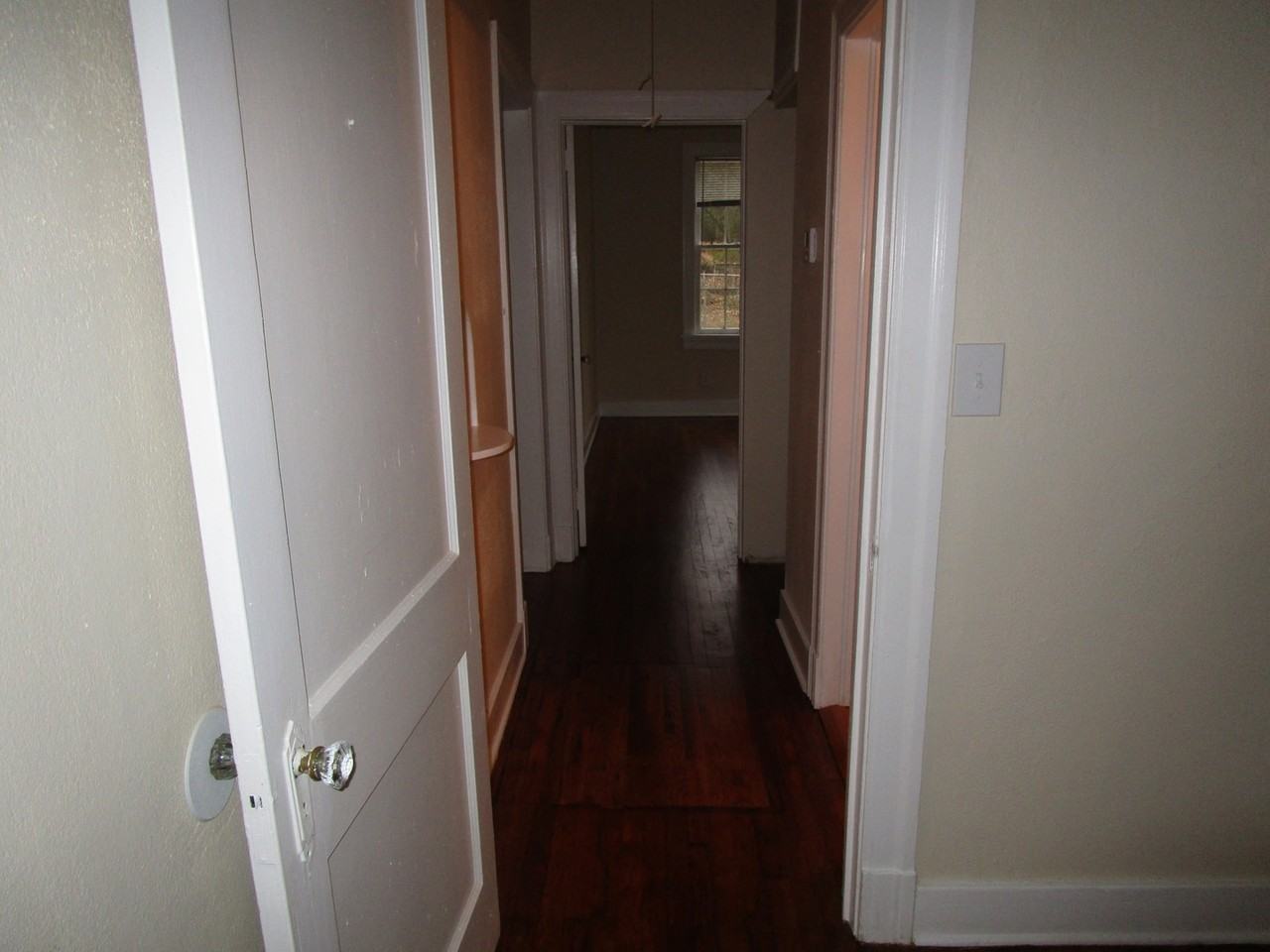 3062 Oxford Ave - Photo 3 of 17