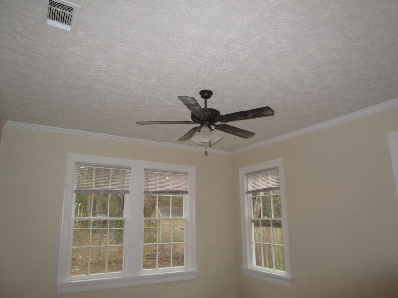 3062 Oxford Ave - Photo 6 of 17