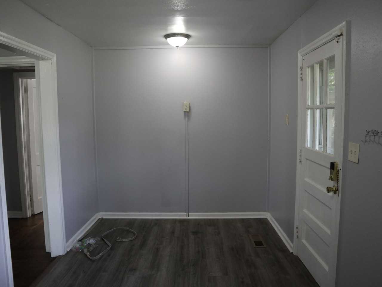 624 Beverly Dr N - Photo 2 of 8