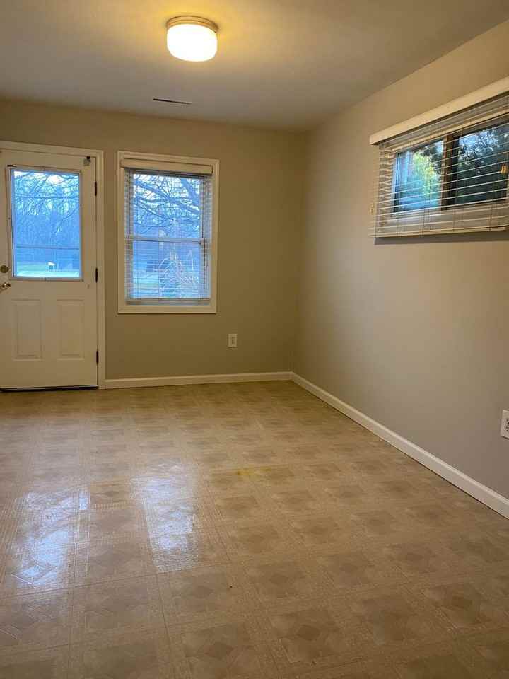 342 Center Deen Ave - Photo 4 of 13
