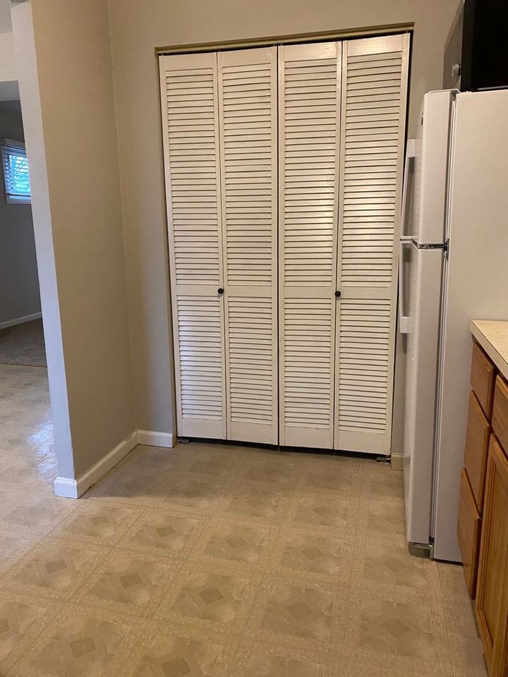 342 Center Deen Ave - Photo 6 of 13