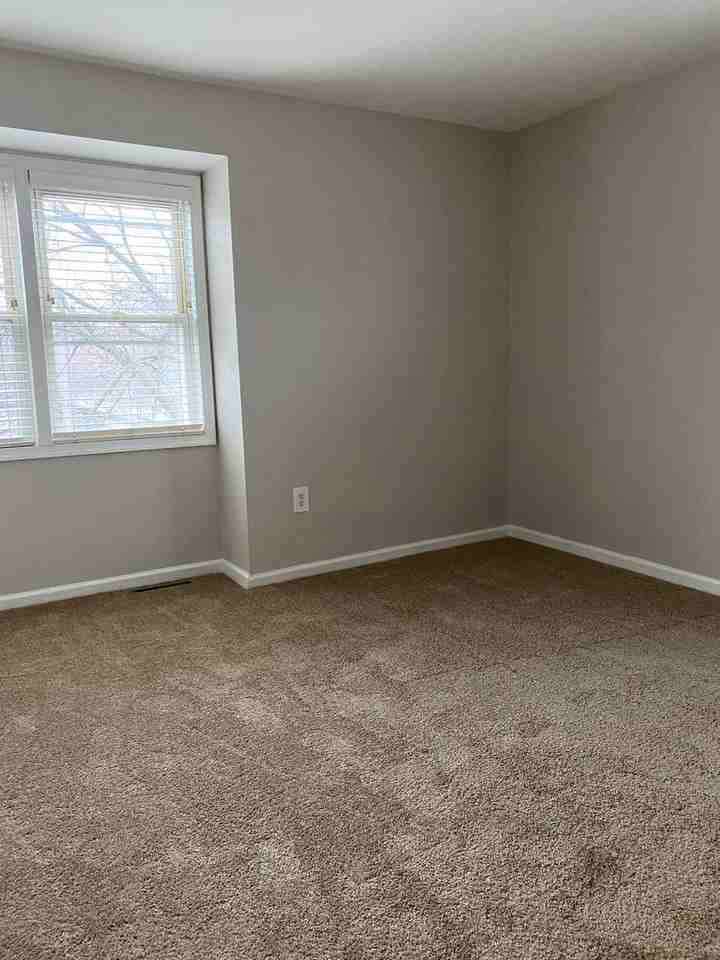 342 Center Deen Ave - Photo 7 of 13