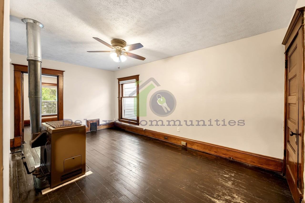 749 Jackson St Nw #2 - Photo 7 of 23