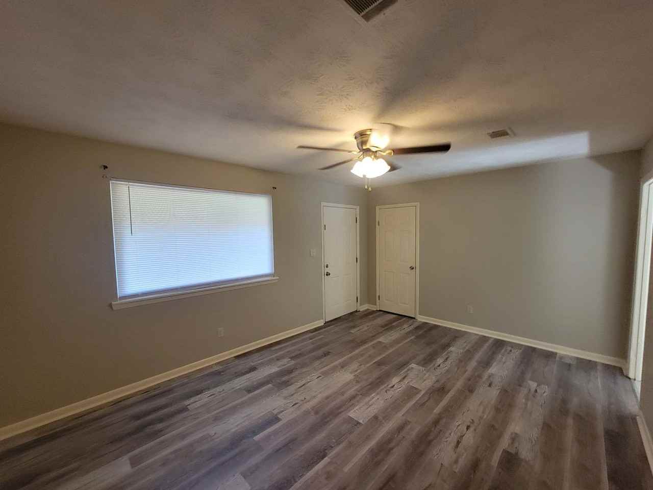 225 Pecan Dr - Photo 3 of 20