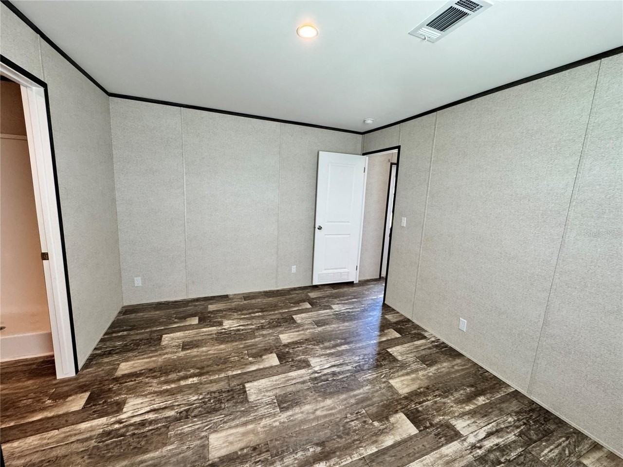 1101 Nw 12th Ln - Photo 6 of 13