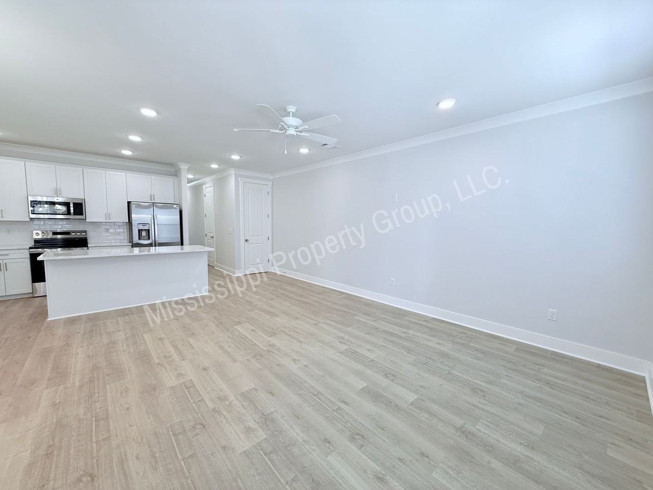 684 Miramar Ln - Photo 2 of 33