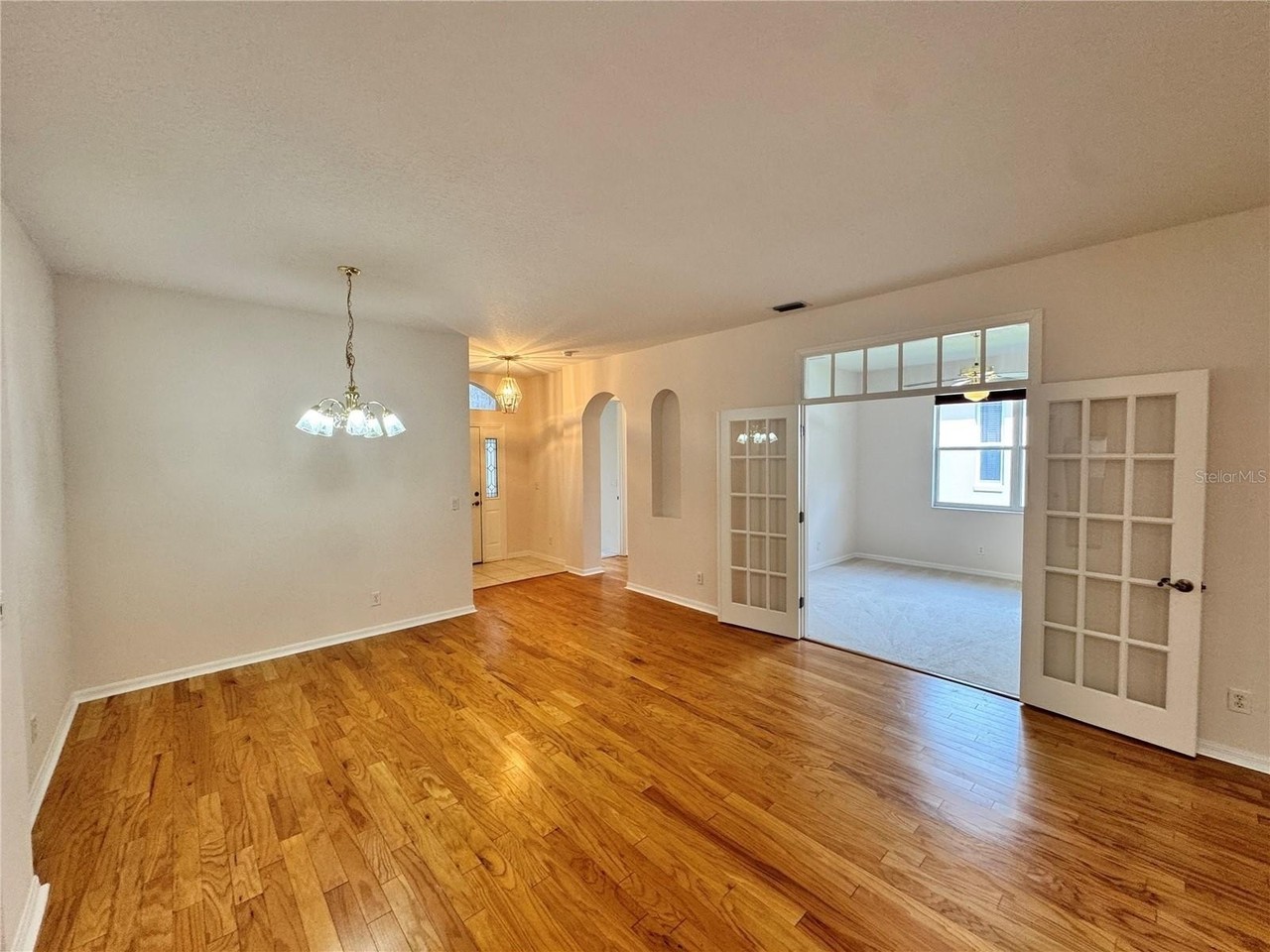 20634 Queen Alexandra Dr - Photo 3 of 21