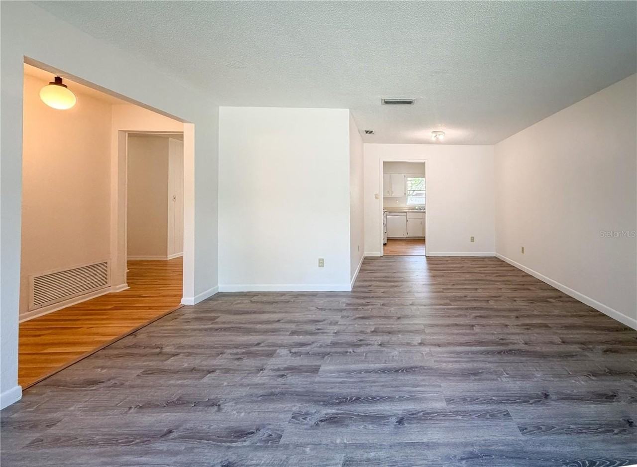 5631 Nw 29th St - Photo 2 of 31