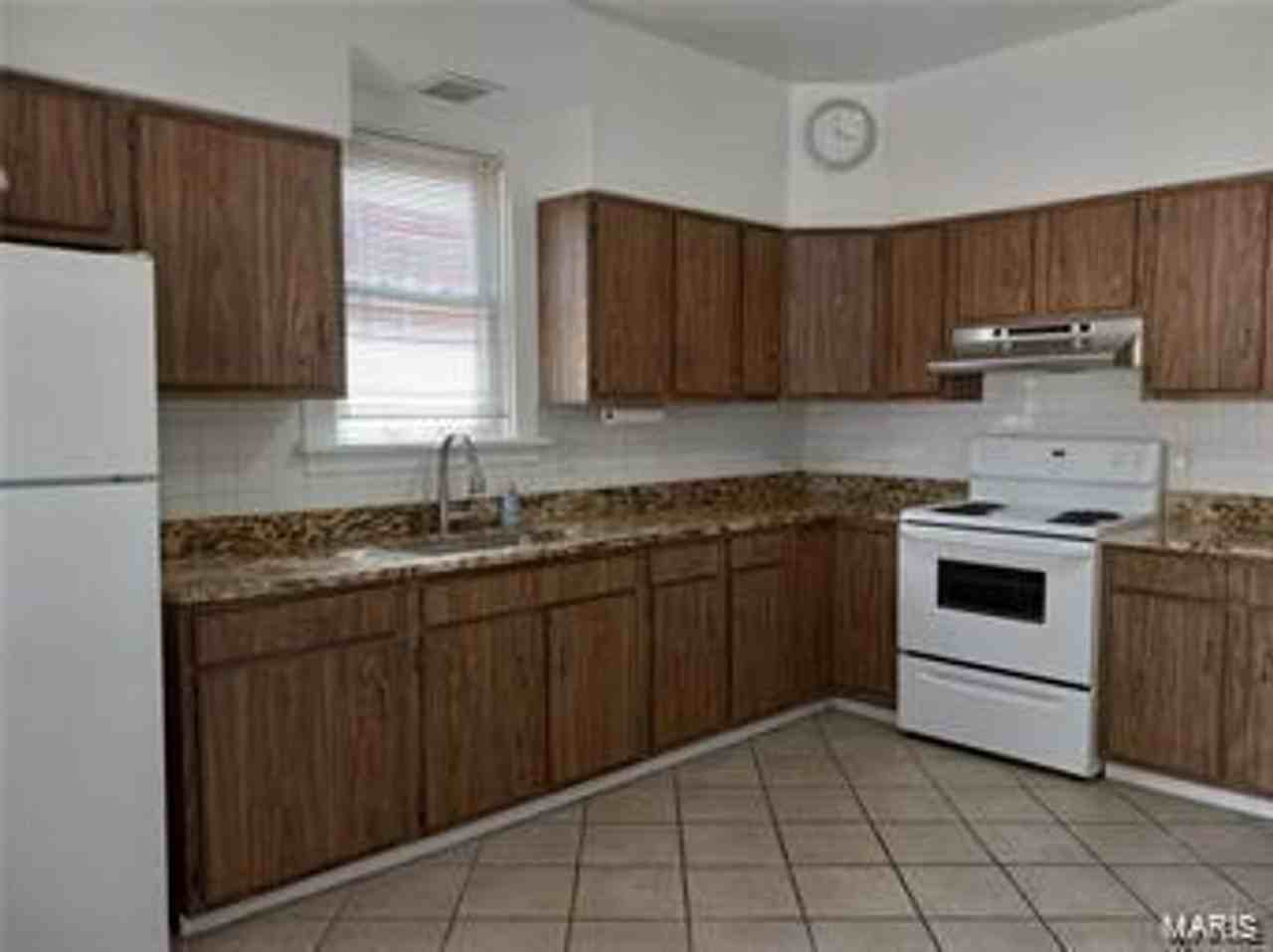 4424 S Spring Ave - Photo 2 of 10