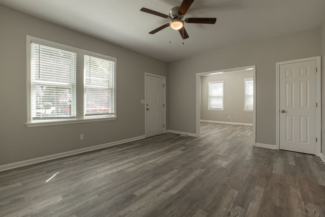 216 Crescent Ave - Photo 2 of 17