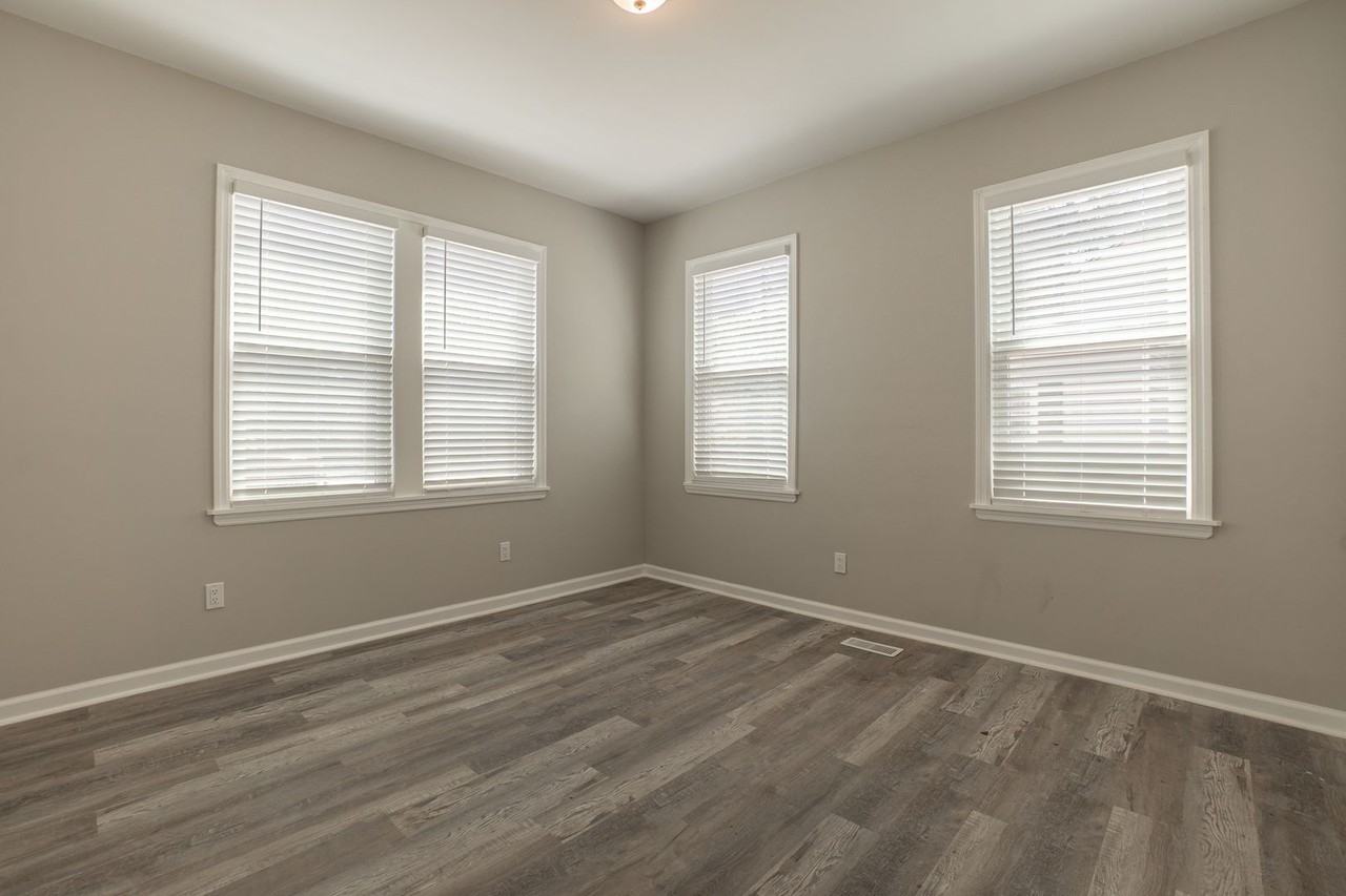 216 Crescent Ave - Photo 3 of 17