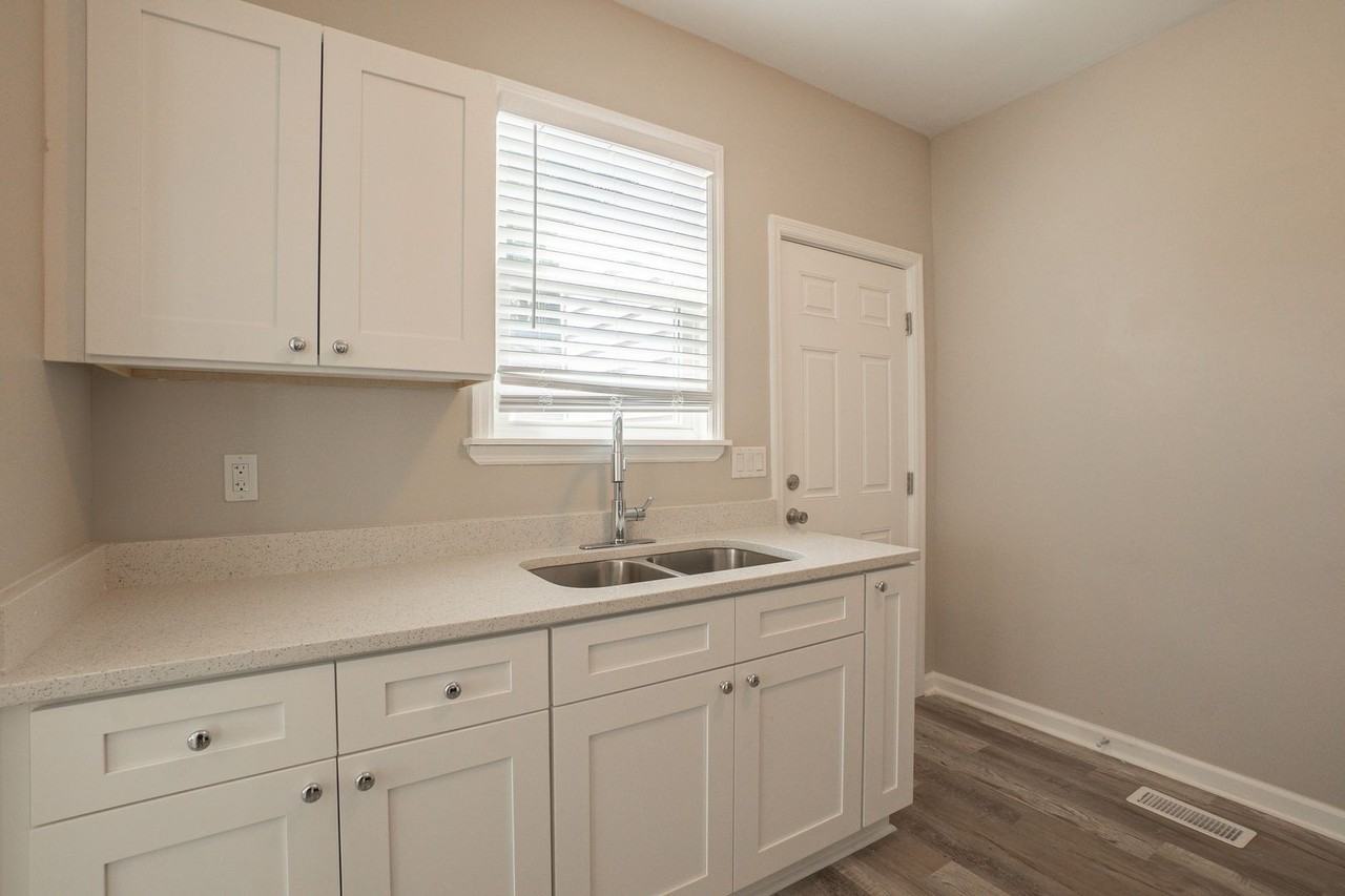 216 Crescent Ave - Photo 6 of 17