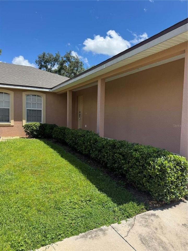 1011 Fox Lake Dr - Photo 2 of 16