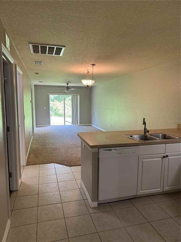 1011 Fox Lake Dr - Photo 5 of 16