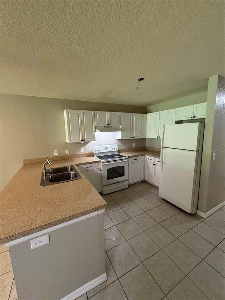 1011 Fox Lake Dr - Photo 6 of 16