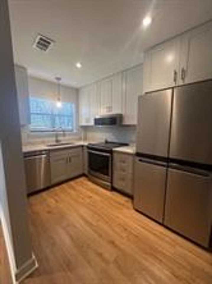 1498 Demere Rd - Photo 6 of 24