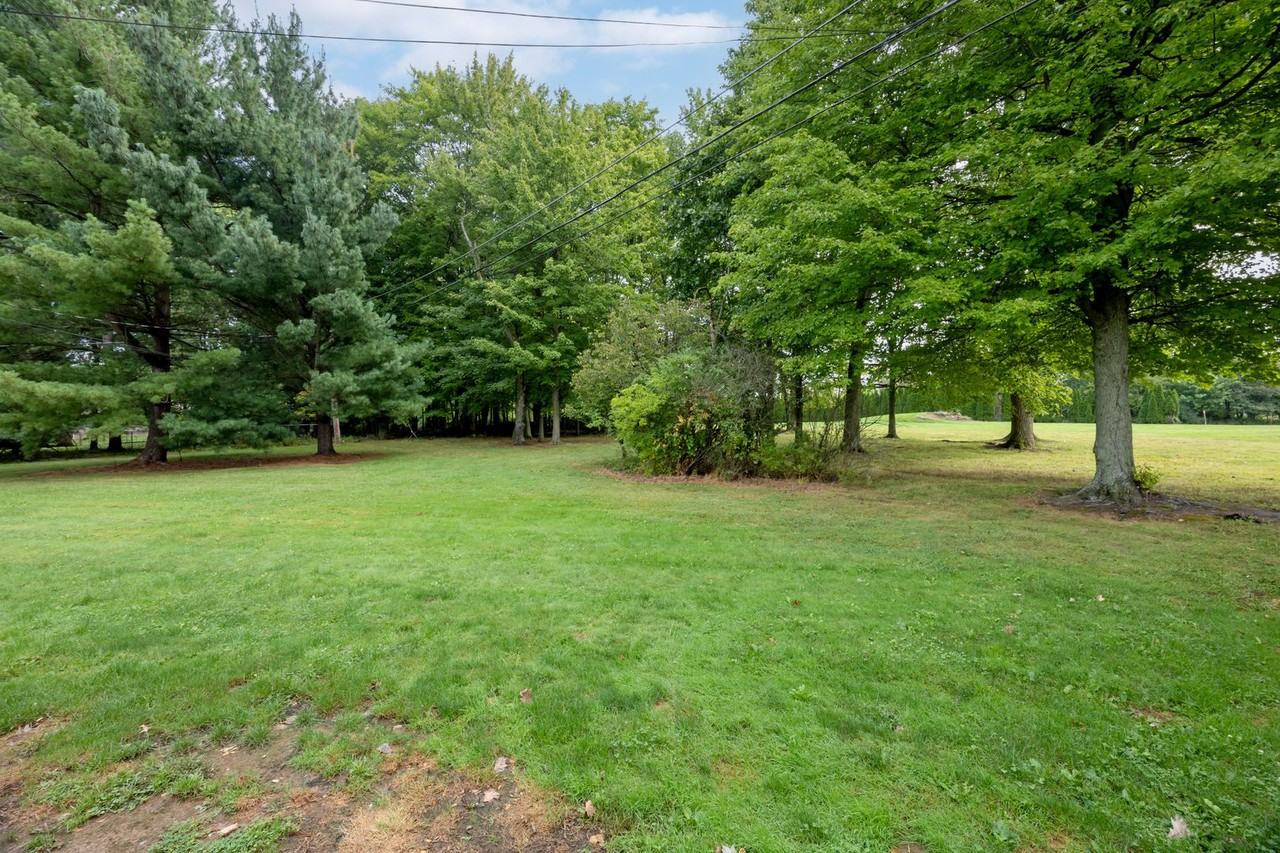 1906 Cher Ct - Photo 3 of 16