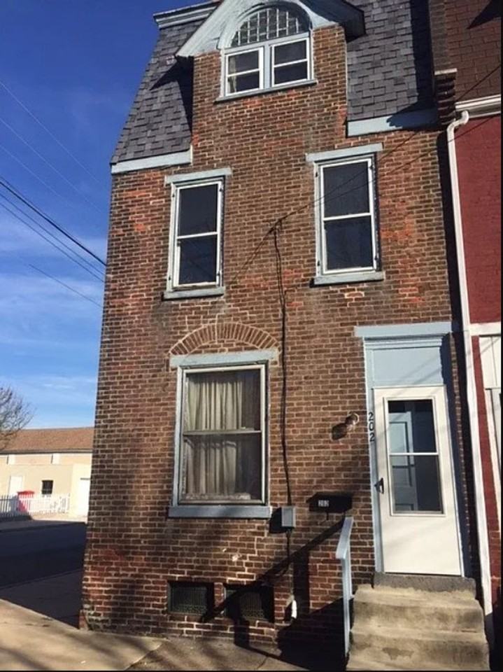 202 S Franklin St