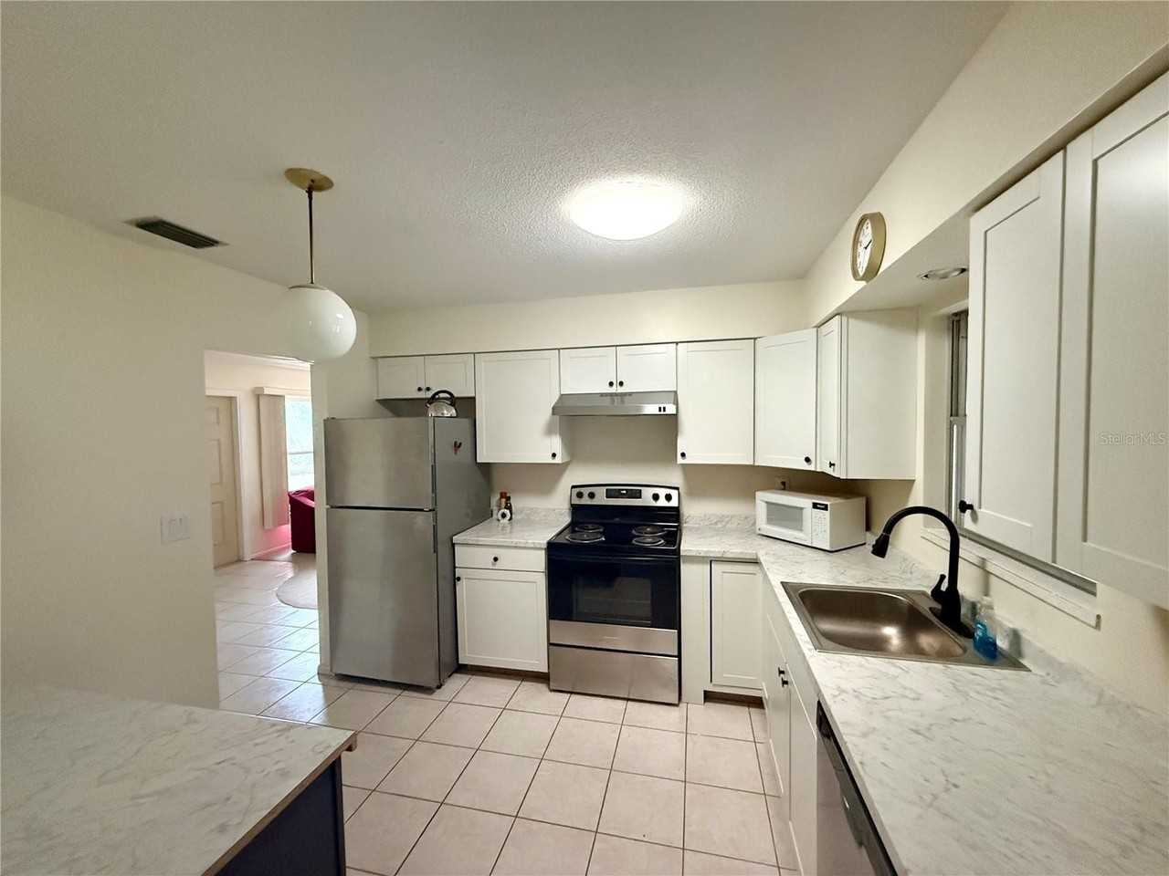 605 Ravenna St - Photo 4 of 18
